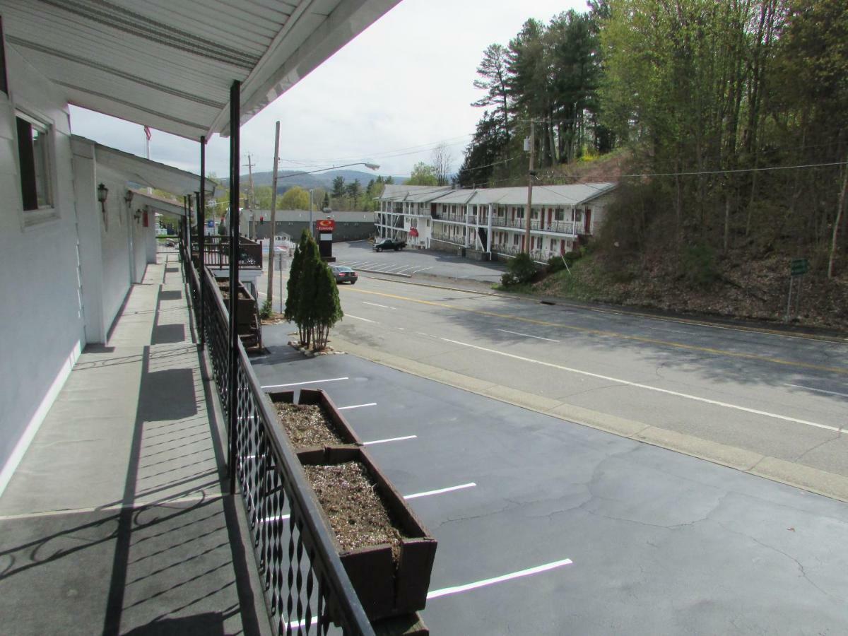 The Lake George Inn Exterior foto